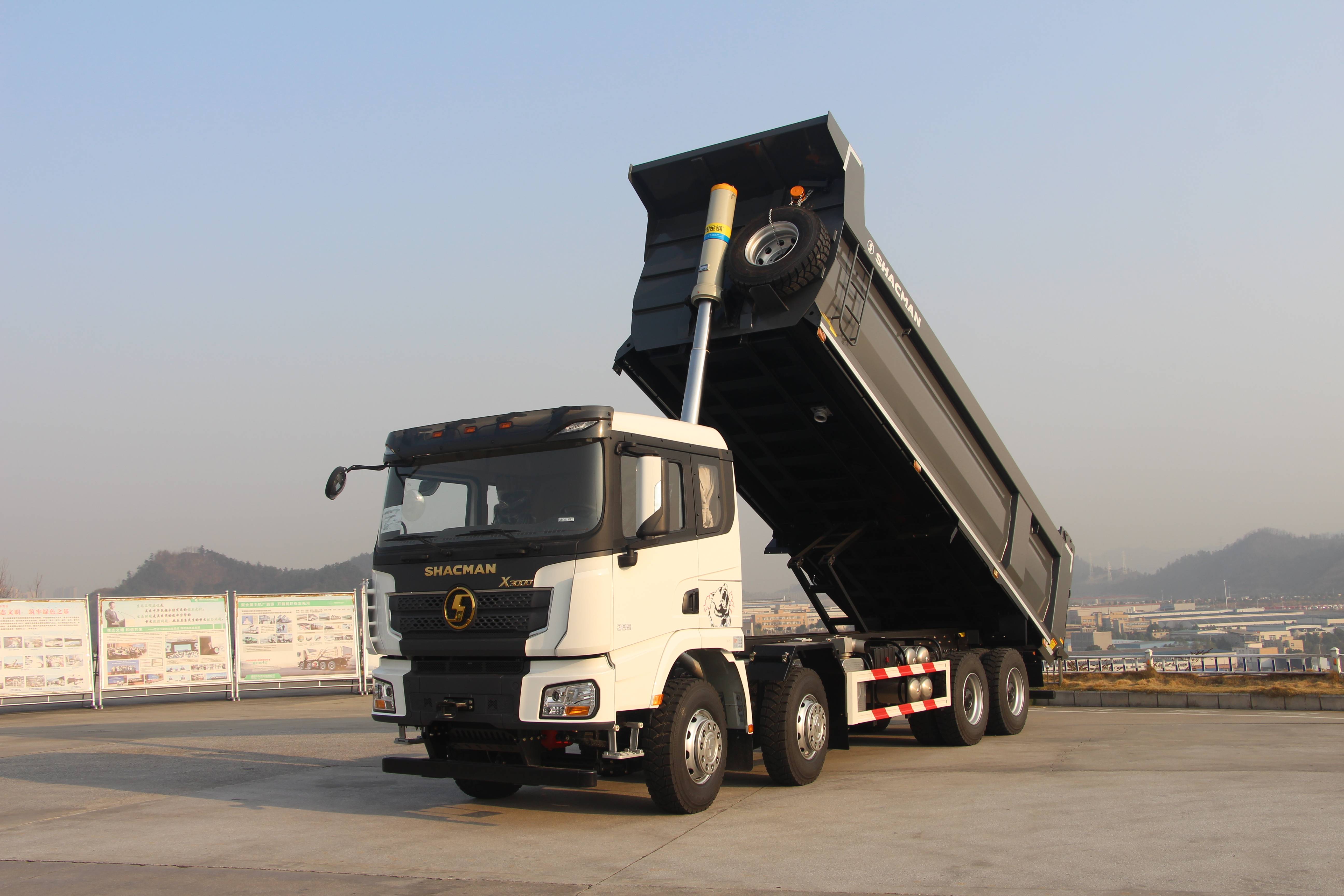 X3000 8X4 DUMP TRUCK